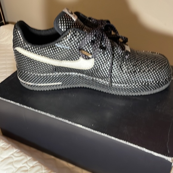 Size 11 in Womens which is size 9 in mens AIR FORCE 1 LO BLACK/W - Picture 2 of 9